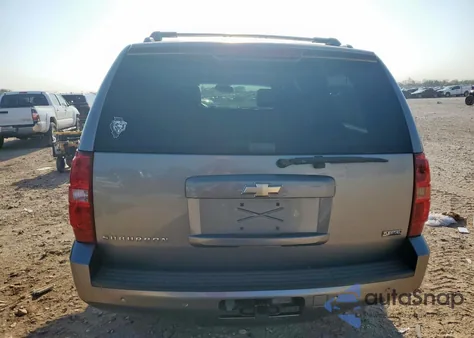 2008 Chevrolet Suburban K1500 Ls z USA, uszkodzony, nr VIN 3GNFK16378G188462